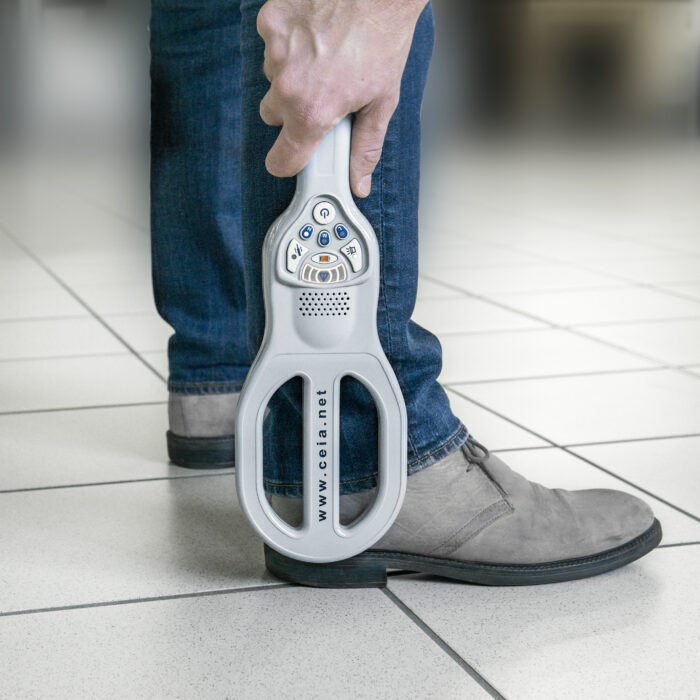 Image showing the CEIA handheld metal detector PD240CB in use
